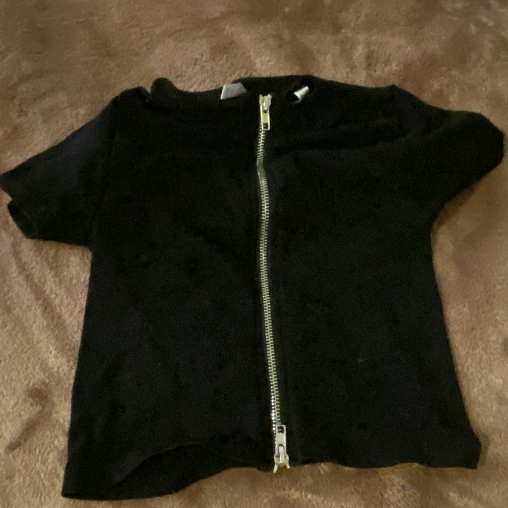 Size s/m zip up shirt